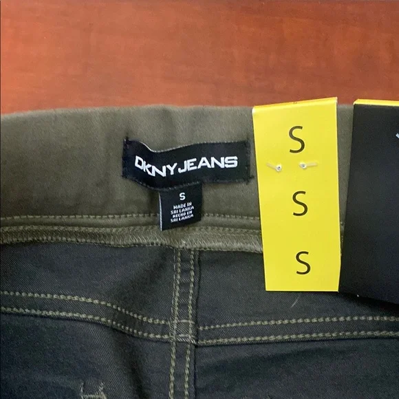 Dkny Womens Comfort Stretch Pull-on Bermuda Shorts S Color Olive - Picture 8 of 10